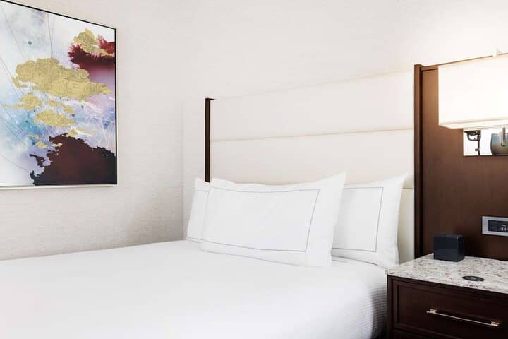 Room 40 of 144